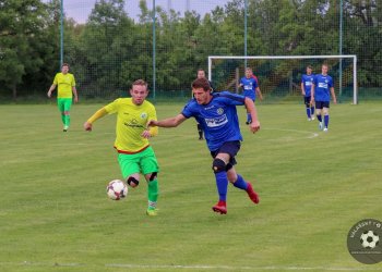 Favorizovaná Choryně zvládla i druhé derby se Lhotkou. A zase řádil Hadvičák