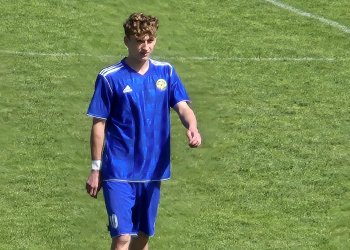 Děkuji trenéru Mojmírovi Jarošovi, že mi i v tak mladém věku dal šanci v mužském fotbalu, říká podzimní objev Francovy Lhoty Tomáš Králík
