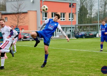 Prostřední Bečva smetla Rožnov. Jonáš Vrána (hodnotí zápas) mohl mít za poločas hattrick a půl, výpomoc z Jarcové uchránila hosty od dvouciferného debaklu