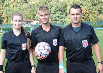 Z oka a pera Julka Ficka - Omlazovací proces fotbalových rozhodčí