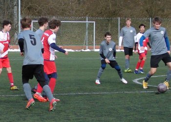 Další příprava mezi OFS Vsetín U 17 a vsetínskou U 15 se odehrála v Leskovci