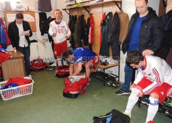 Nakoukli jsme do kabiny a na rozcvičku Valašského Meziříčí před prvním jarním zápasem