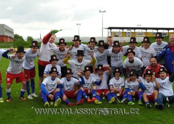 Valašský fotbal má třetí ligu! – Díl čtvrtý - oslavy Valmezu přímo na hřišti