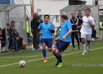 Derby v Rožnově nemělo vítěze aneb jak to bylo po zákroku Jiřího Slováka na Radka Růčku?