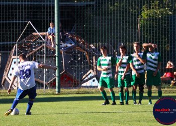 Nový Hrozenkov se doma velmi dobře připravil na Vidče B i díky střídáním. Hosty definitivně zlomilo vyloučení