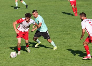 V Lačnově zatlačili ve druhém poločase Petrůvku a Tkadlec trefil zlaté tři body