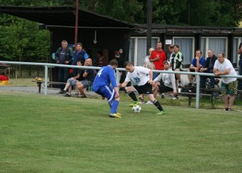 Lidečko trestalo chybující Zašovou - Valašský fotbal přeje brzké uzdravení Bronislavu Trtíkovi
