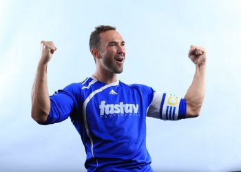 Jakub Šrom s Vlastimilem Fabíkem mladším se stali oficiálními tvářemi Valašského fotbalu