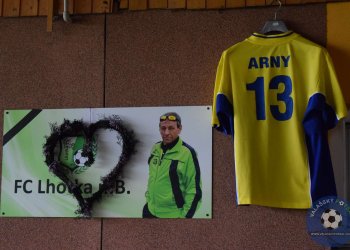 Hráli jsme pro Arnyho, říká Ladislav Šebesta. Důstojná vzpomínka na legendu Valašského fotbalu ve Lhotce