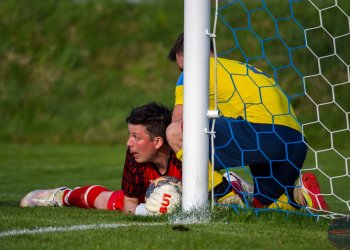 Choryně se zapotila s oslabeným Ústím. Mečbol drží do posledního kola Pavel Tvrdoň