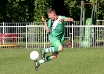 Vysoká škola fotbalová v Jarcové pro Víta Bartošáka na hrotu vedle svého strýce