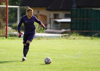 Tolik potřebný prostor v brance pro hráče Wallachian Barber shop sedmého mistrovského víkendu, brankáře Valašské Polanky Jan Dobeše