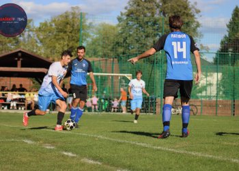 Výborný fotbal na Lhotě u Vsetína. Domácím chyběl brankář, hosté z Hošťálkové mají skvělou fazónu