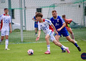 Rožnov se loučí s 1. A třídou hrůzostrašným debaklem Na Kaštýle. Jako by na poslední celek tabulky stačili Koňařík se Zádilským