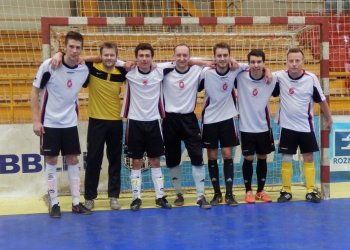 Po 12 kolech vede okresní soutěž I. třídy ve futsale tým Krásna