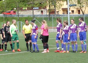 Foto č. 3 - VSETÍN SE LOUČIL SE SEZONOU VÝHROU NAD VÍTKOVICEMI. ZÁPAS PŘIKRÁŠLILA HATTRICKEM NELA ŠEVČÍKOVÁ
