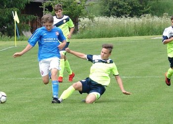 Foto č. 2 - Přeborníkem okresu starších žáků se stalo SD Valašské Polanky a Ústí