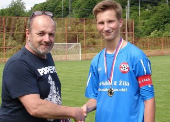 Foto č. 3 - Přeborníkem okresu starších žáků se stalo SD Valašské Polanky a Ústí