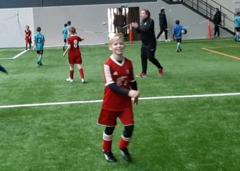 Foto č. 3 - Tým U 10 Valmezu úspěšně reprezentoval v halovém turnaji ve slovenské Korňi