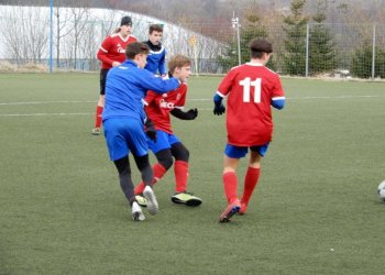 Foto č. 1 - Plichta ve vzájemné přípravě meziříčských dorostenců