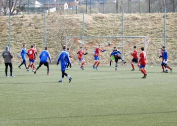Foto č. 3 - Plichta ve vzájemné přípravě meziříčských dorostenců