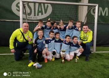 Foto č. 1 - První místo týmu U 9 Valmezu na turnaji v Půchově