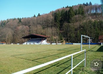 Foto č. 1 - Stadiony zejí prázdnotou - Lhota u Vsetína
