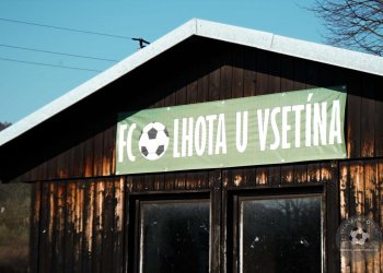 Foto č. 2 - Stadiony zejí prázdnotou - Lhota u Vsetína