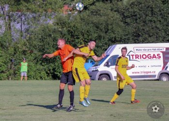 Foto č. 1 - Slavista Petr Jasoněk nezanedbává povinný spánek po obědě