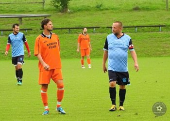 Foto č. 2 - Neznám většího fotbalového srdcaře, než je boss Arny ve Lhotce, říká Roman Koleček