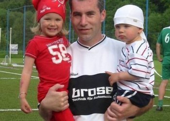 Foto č. 1 - Radek Pečiva bedlivě sleduje fotbalovou dráhu svého syna. Vyroste další valašský kanonýr?