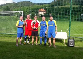 Foto č. 3 - 12. ročník Memoriálu Jiřího Hnátka vyhráli staří páni Valašské Polanky