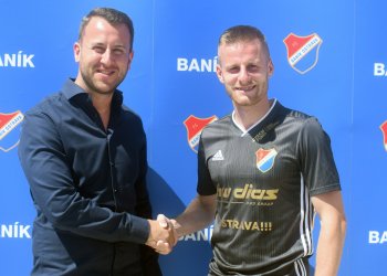 Foto č. 1 - Valašský fotbal má v Baníku Ostrava svého nástupce. Hodně štěstí Honzo!