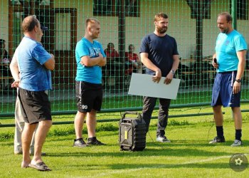 Foto č. 2 - Radek Nohavica převzal šek na 600 000,- Kč