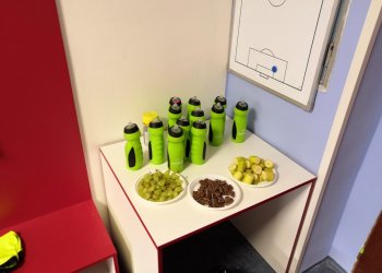 Foto č. 1 - Rezerva Rožnova se vytáhla na Jarcovou. Náměstek pálil z poloviny hřiště