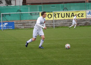 Foto č. 1 - Produkt rožnovské kopané Josef Šimek doma zakončuje svou bohatou fotbalovou pouť