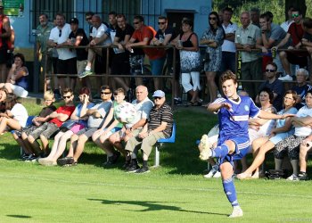 Foto č. 2 - Tři obrovské gratulace do Všechovic. Adam Hrdlička je učitelem, má narozeniny a vydává se na trenérskou dráhu