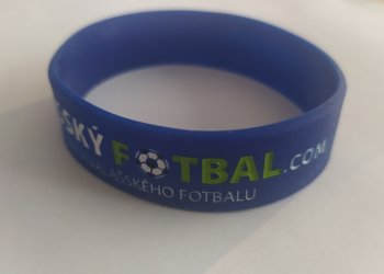Foto č. 2 - Kup si silikónový náramek Valašského fotbalu, navrhni podporu charitativního projektu!