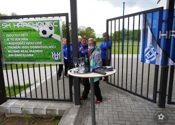 Foto č. 3 - V Hrachovci slavnostně otevřeli nové kabiny