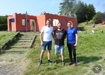 Foto č. 1 - V Krhové se loučili se starými šatnami