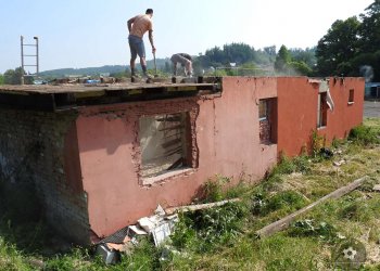 Foto č. 5 - V Krhové se loučili se starými šatnami