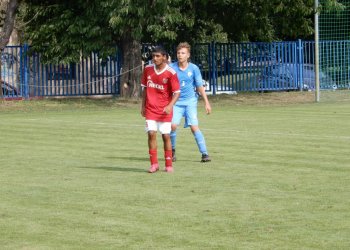 Foto č. 3 - Koňařík s Vavříkem řádili za Valmez U 17 proti Vítkovicím