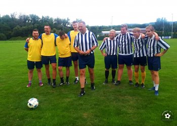 Foto č. 2 - Jaroslav Hrubý slavil 40 let s píšťalkou