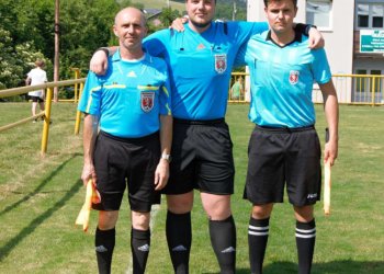 Foto č. 2 - Dvě penalty a dvě červené karty. Mladý rozhodčí Orság zvládl vypjatý duel ve Valašské Bystřici