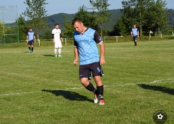Foto č. 4 - Rezerva Krhové vyhrála v Loučce i v deseti, proti jedenácti, no vlastně devíti, no vlastně se nakonec dohrálo devět na osm