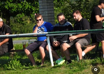 Foto č. 5 - Rezerva Krhové vyhrála v Loučce i v deseti, proti jedenácti, no vlastně devíti, no vlastně se nakonec dohrálo devět na osm