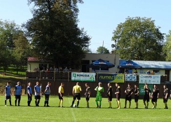 Foto č. 3 - Krhová B dala v Bynině dohromady jen deset hráčů. Domácí si s chutí zastříleli v čele s Petrem Pobořilem a Davidem Horákem