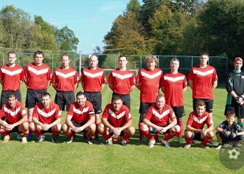 Foto č. 1 - Dva podzimní rekordy Huslenek B - 47 hráčů a 6 vstřelených branek
