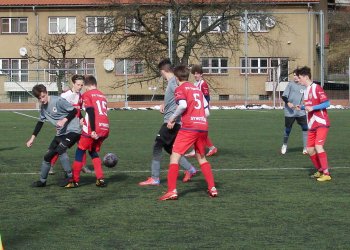 Foto č. 2 - Okresní výběr U 17 bojoval. Na vsetínskou U 15 to nestačilo