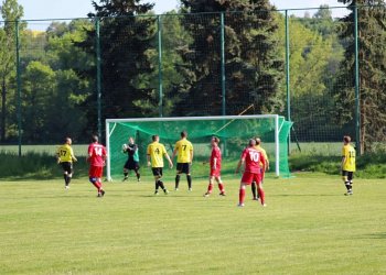 Foto č. 2 - Tygři byli prostě ve Lhotce mladší. Podruhé jim body vystřelil Chuchma